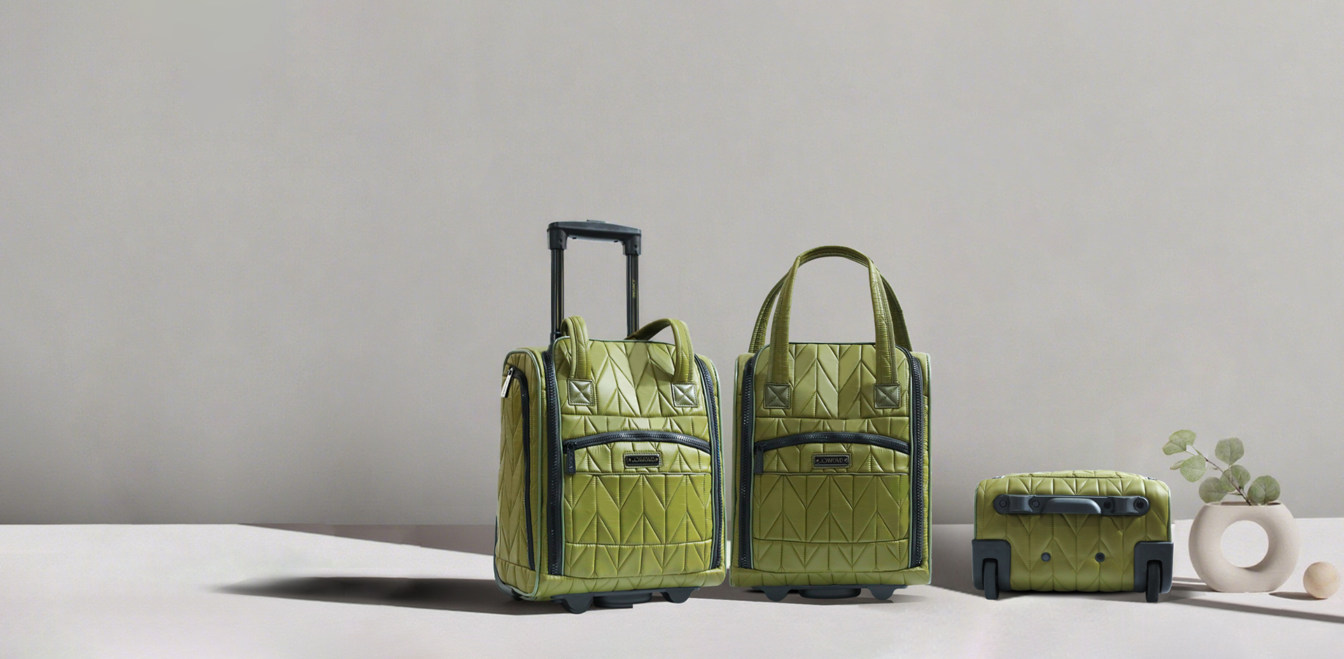 PINGHU HUACHENG SUTCASE & BAG CO., LTD.